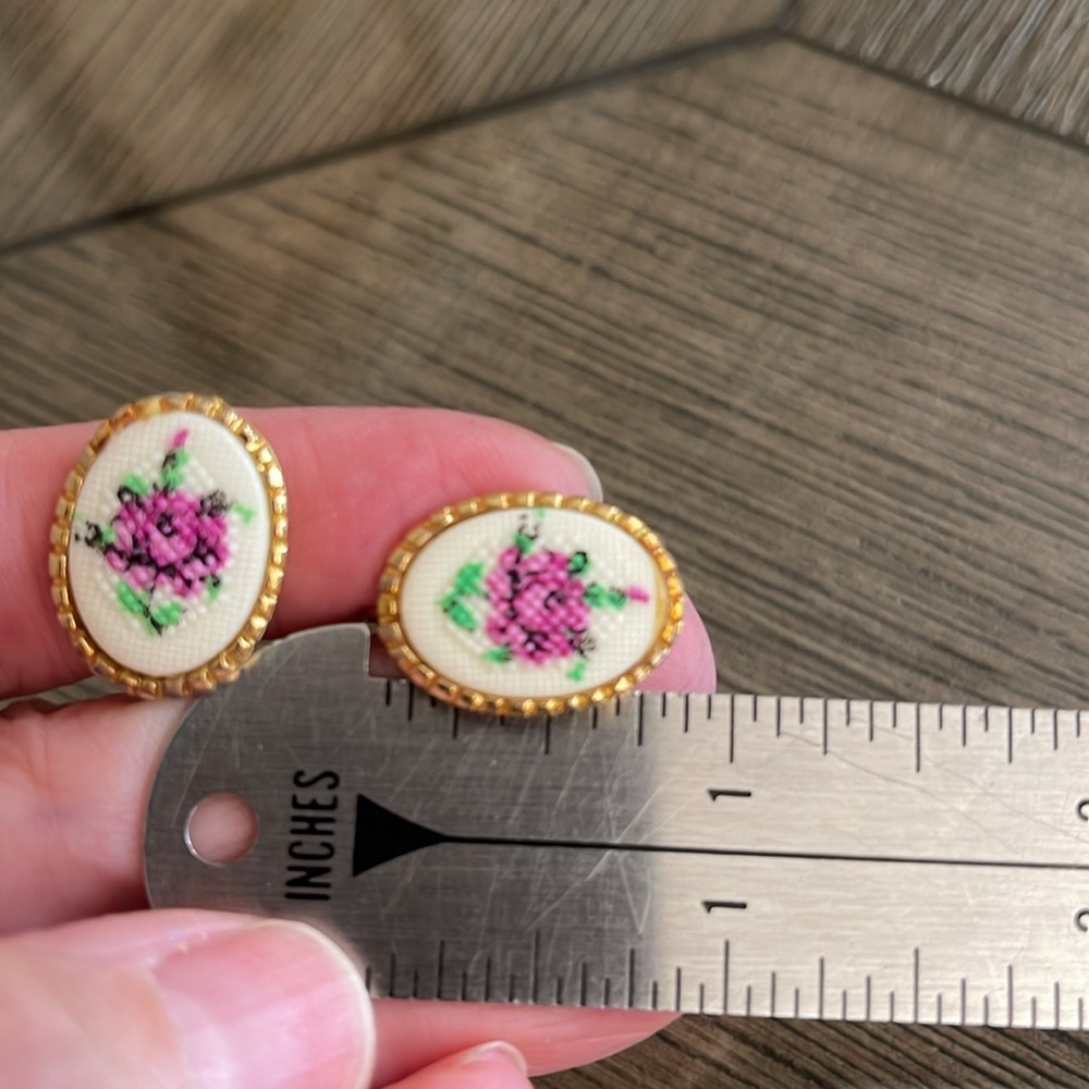 Vintage Faux Petit Point Purple Rose Clip Earrings - Picture 12 of 16
